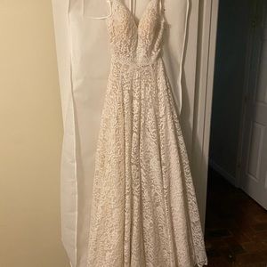 Brand new wedding dress